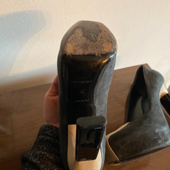 BALENCIAGA Pumps in Tan & Black Leather/Suede, Size 40 (fits like 8.5) - Picture 10 of 10